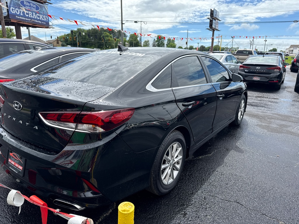 2018 HYUNDAI SONATA SE