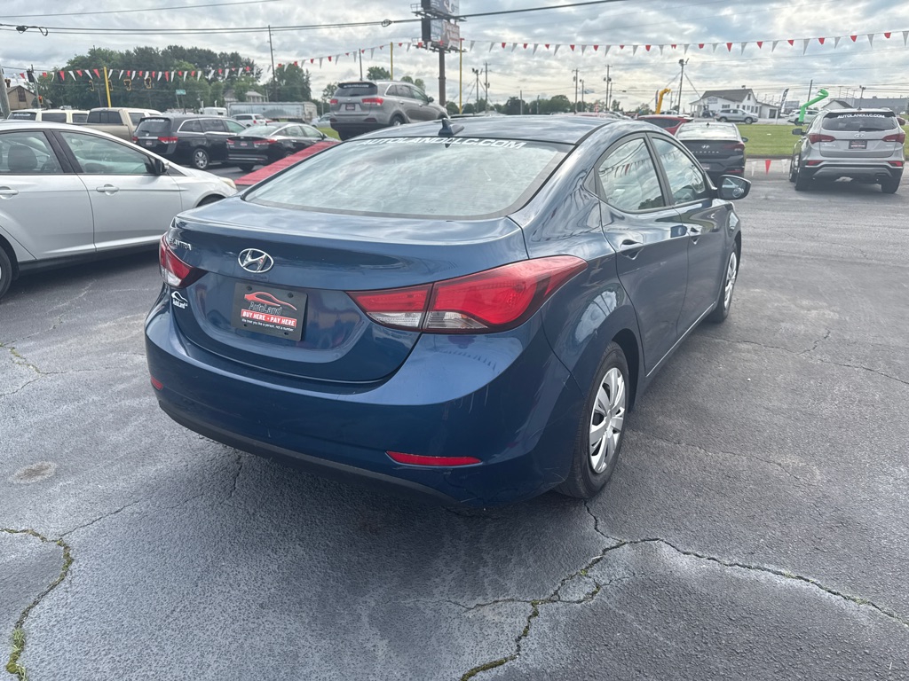 2016 HYUNDAI ELANTRA SE