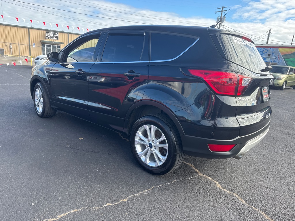 2019 FORD ESCAPE SE