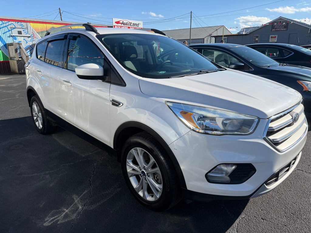 2017 FORD ESCAPE SE
