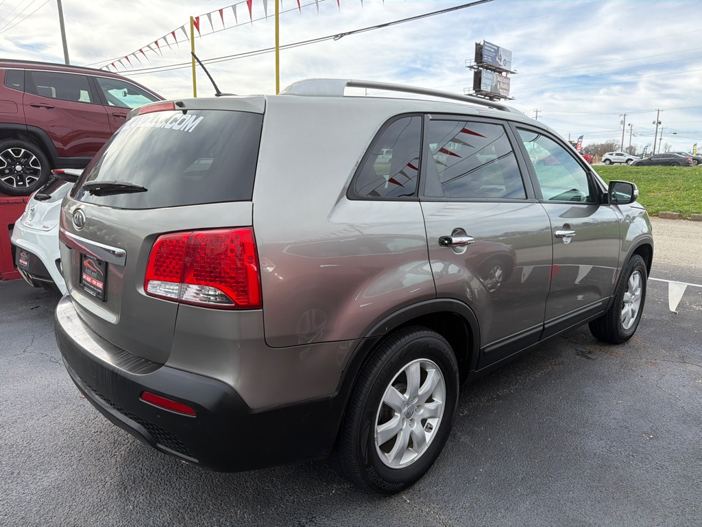 2013 KIA SORENTO LX