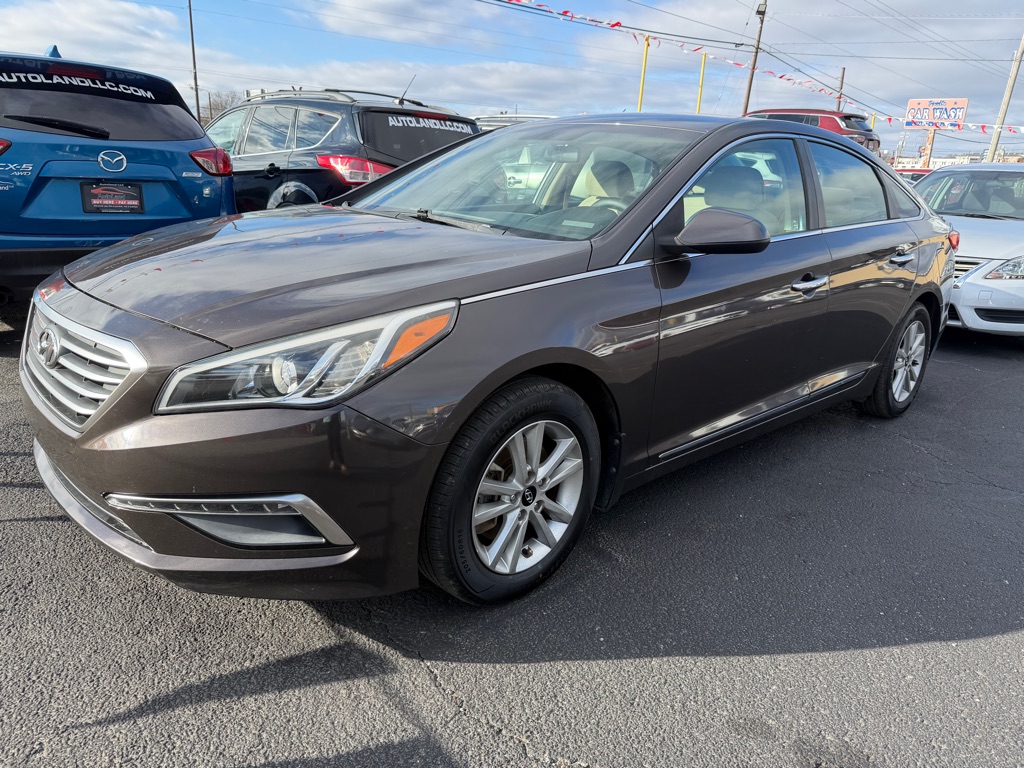 2015 Hyundai Sonata SE's photo