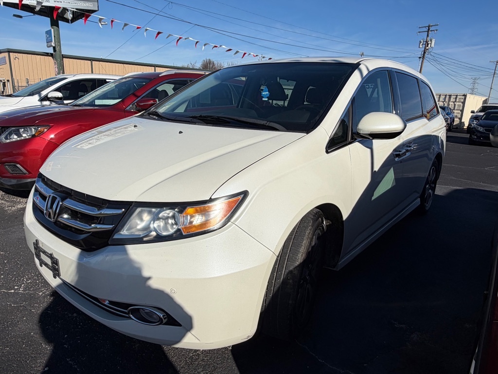 2015 Honda Odyssey Touring's photo