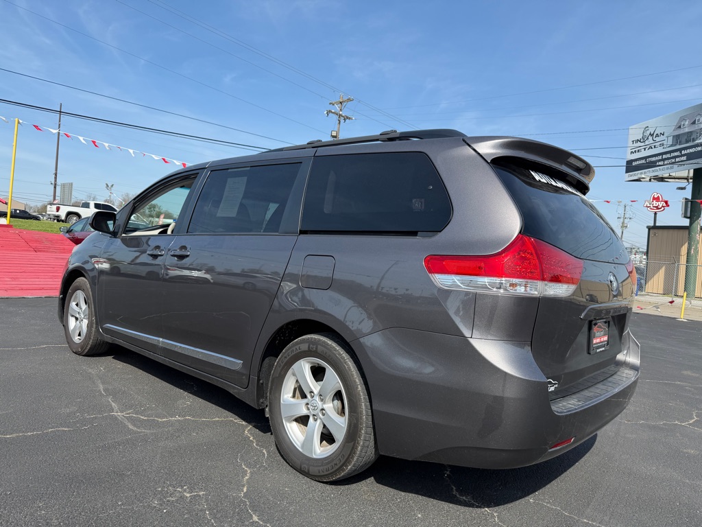 2014 TOYOTA SIENNA LE