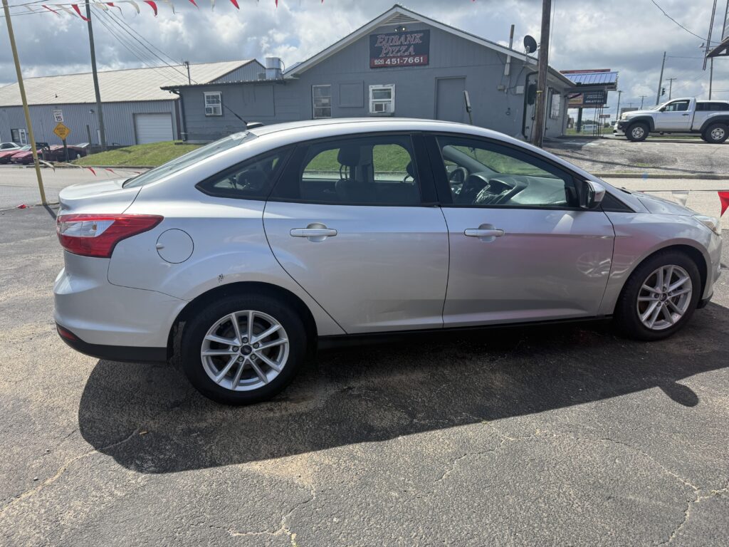 2012 Ford Focus SE Sedan