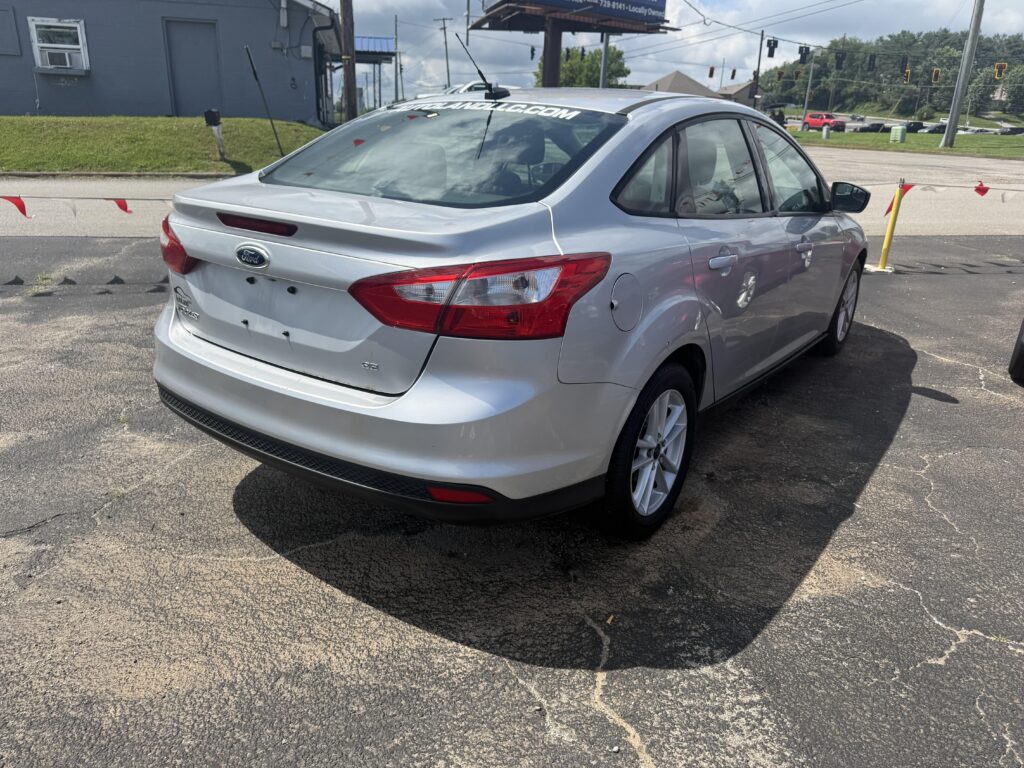 2012 Ford Focus SE Sedan