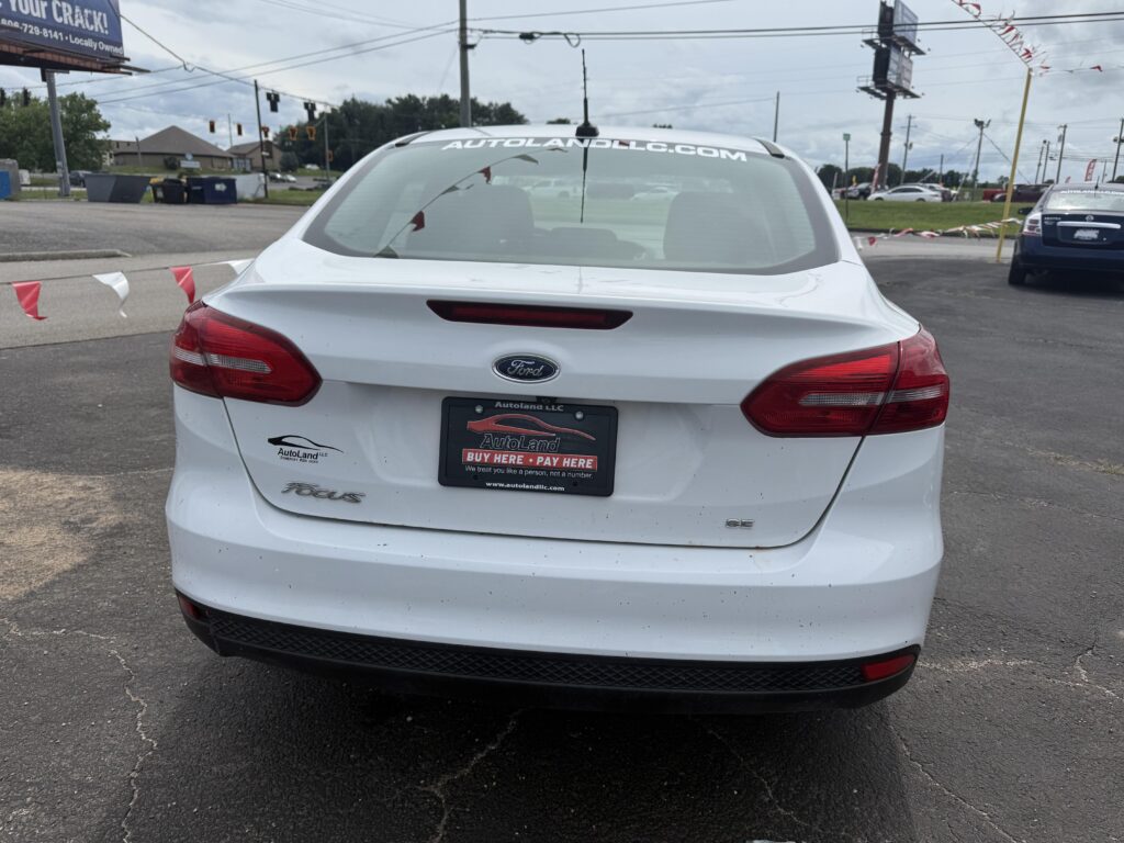 2017 Ford Focus SE Sedan