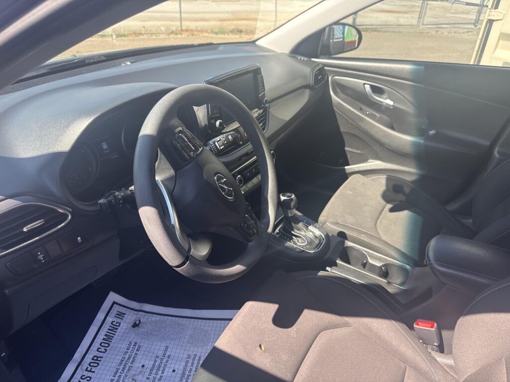 2018 Hyundai Elantra GT 2.0L 6A