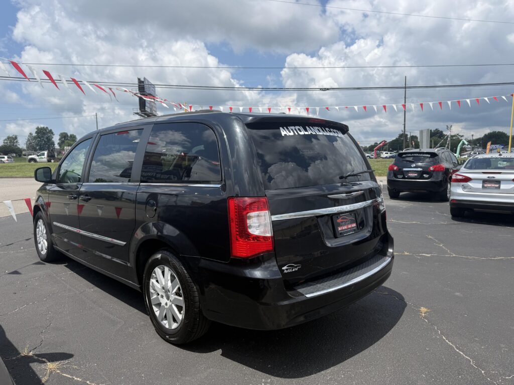 2016 Chrysler Town & Country TOURING