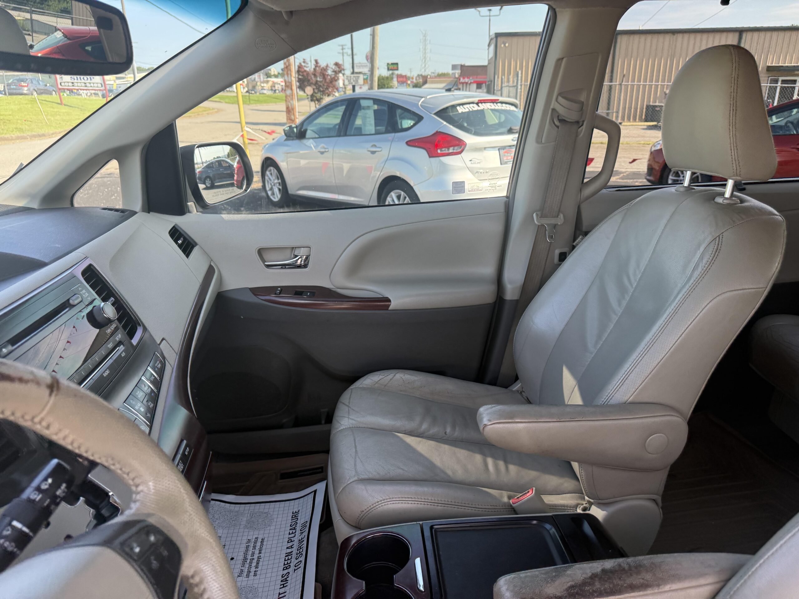 2012 Toyota Sienna XLE - Photo 11