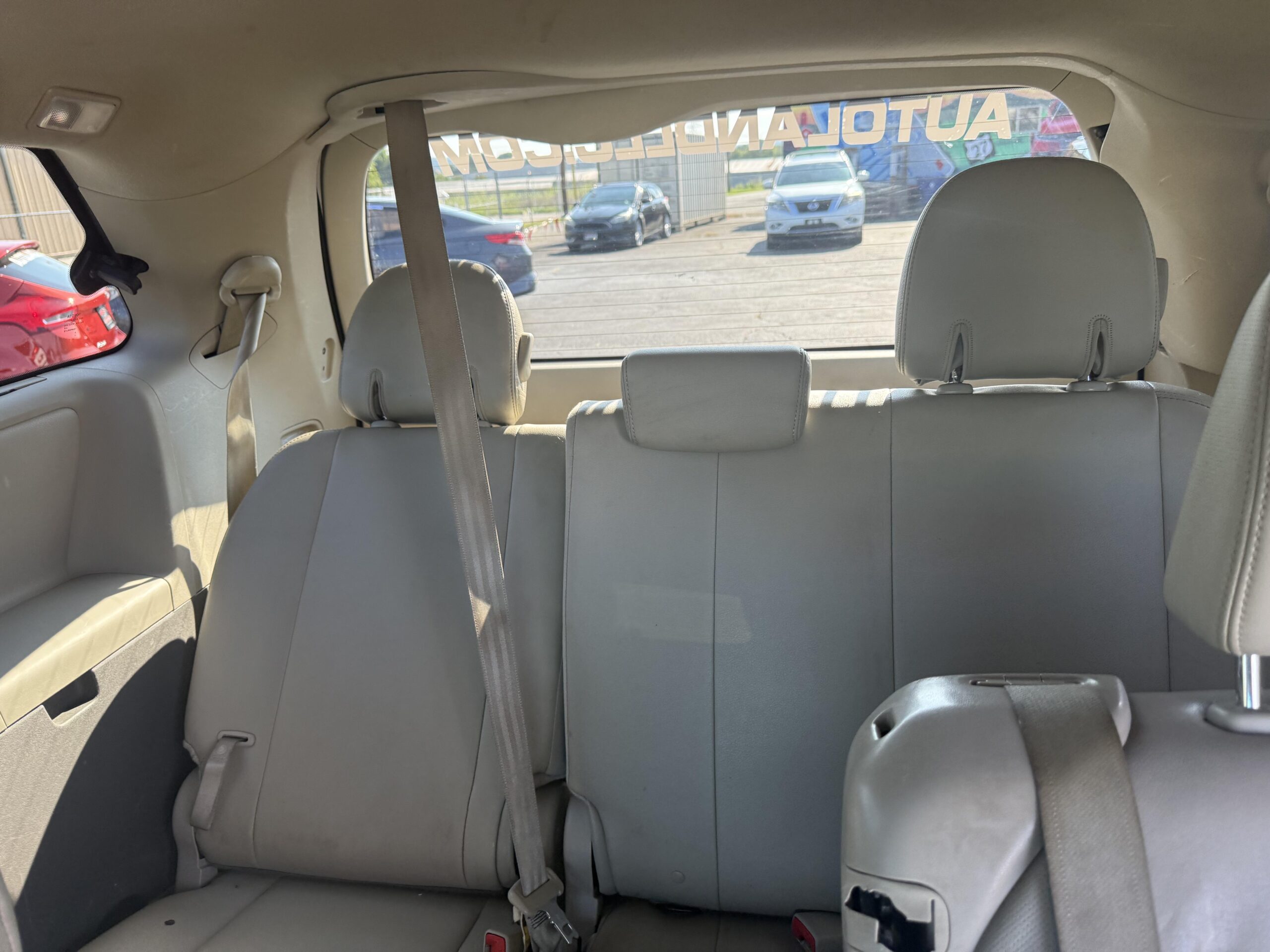 2012 Toyota Sienna XLE - Photo 7