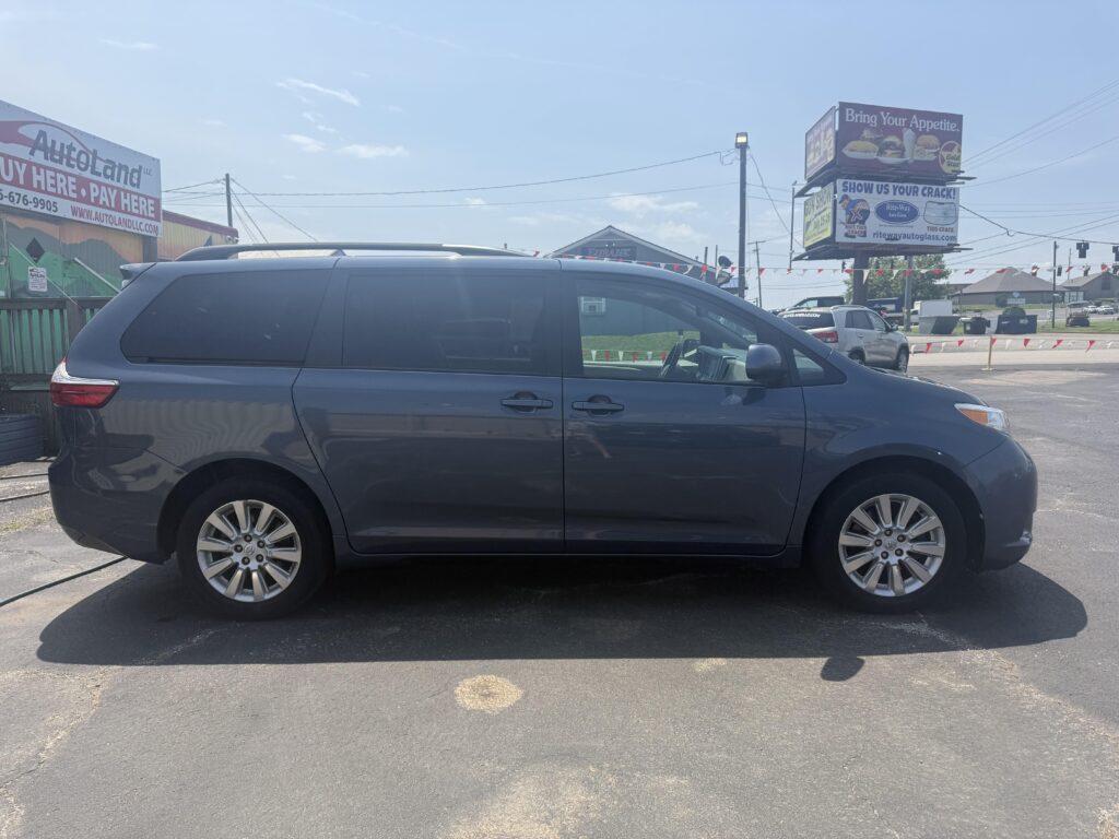 2015 Toyota Sienna LE AWD 7-Passenger V6