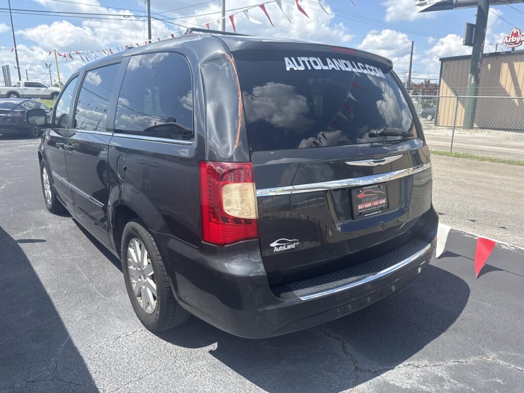 2012 Chrysler Town & Country TOURING