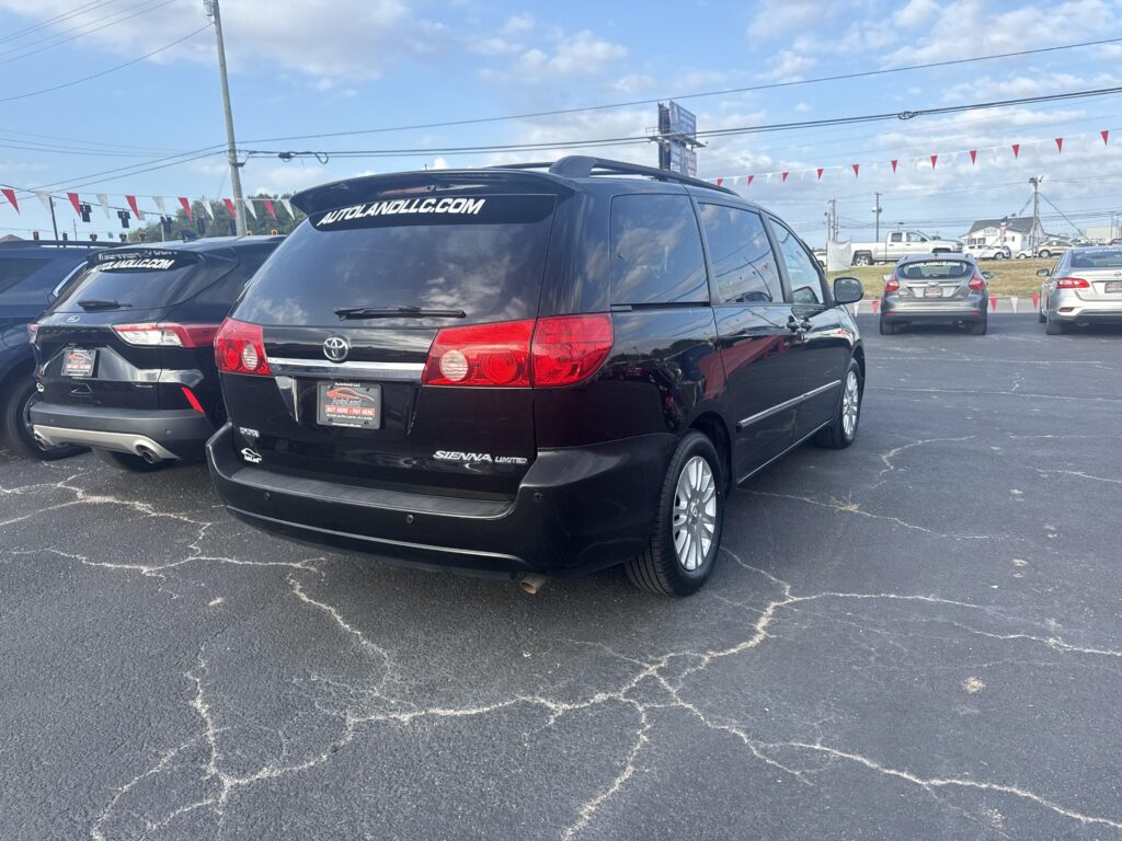 2010 Toyota Sienna XLE