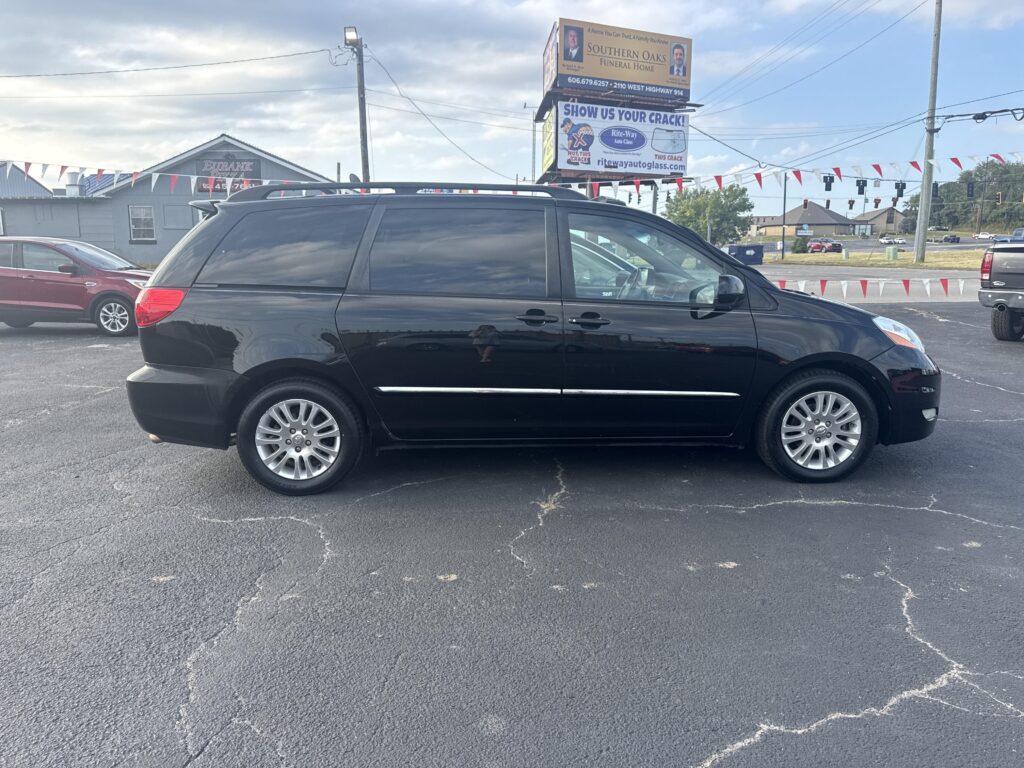 2010 Toyota Sienna XLE