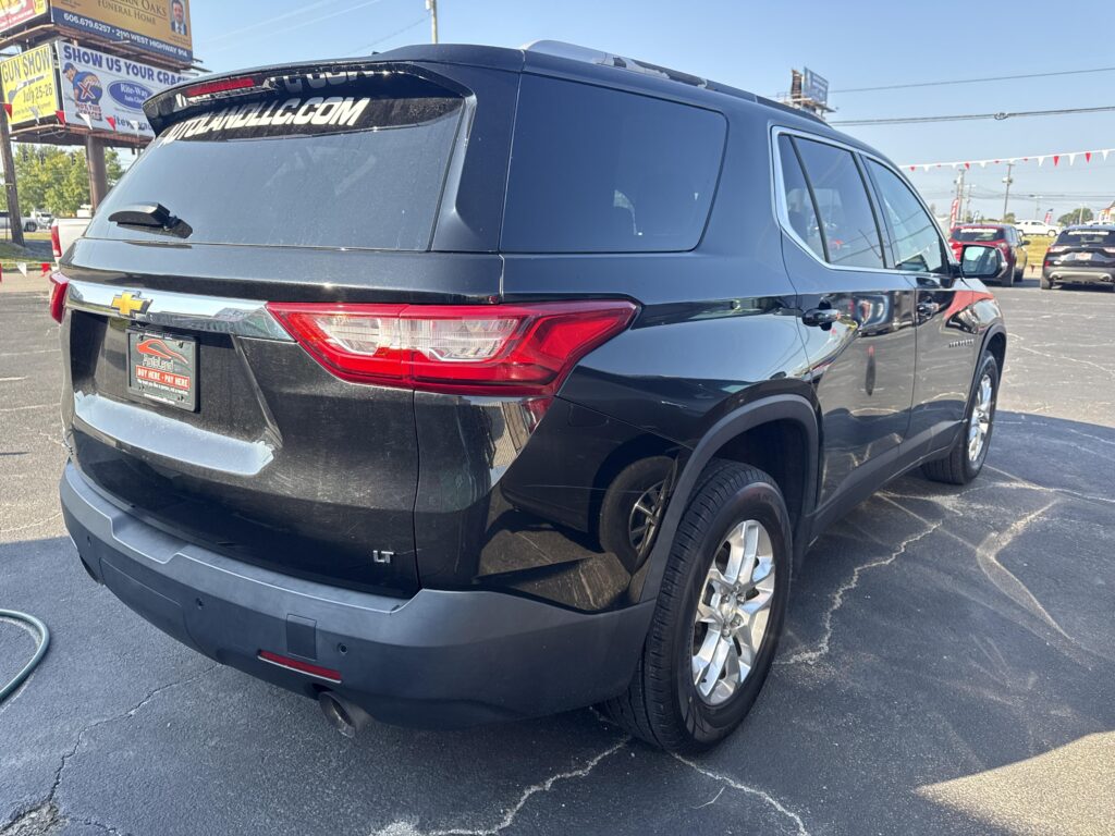2018 Chevrolet Traverse LT Cloth FWD