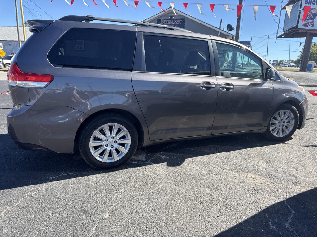2013 Toyota Sienna Limited AWD 7-Passenger V6