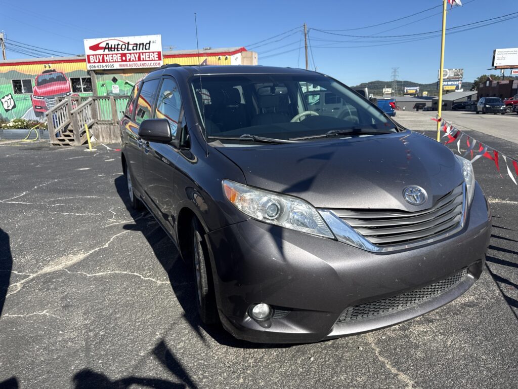2013 Toyota Sienna Limited AWD 7-Passenger V6