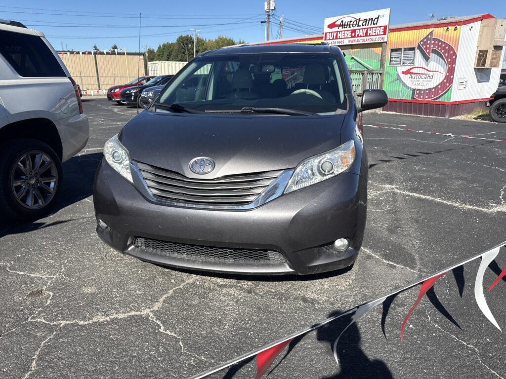 2013 Toyota Sienna Limited AWD 7-Passenger V6